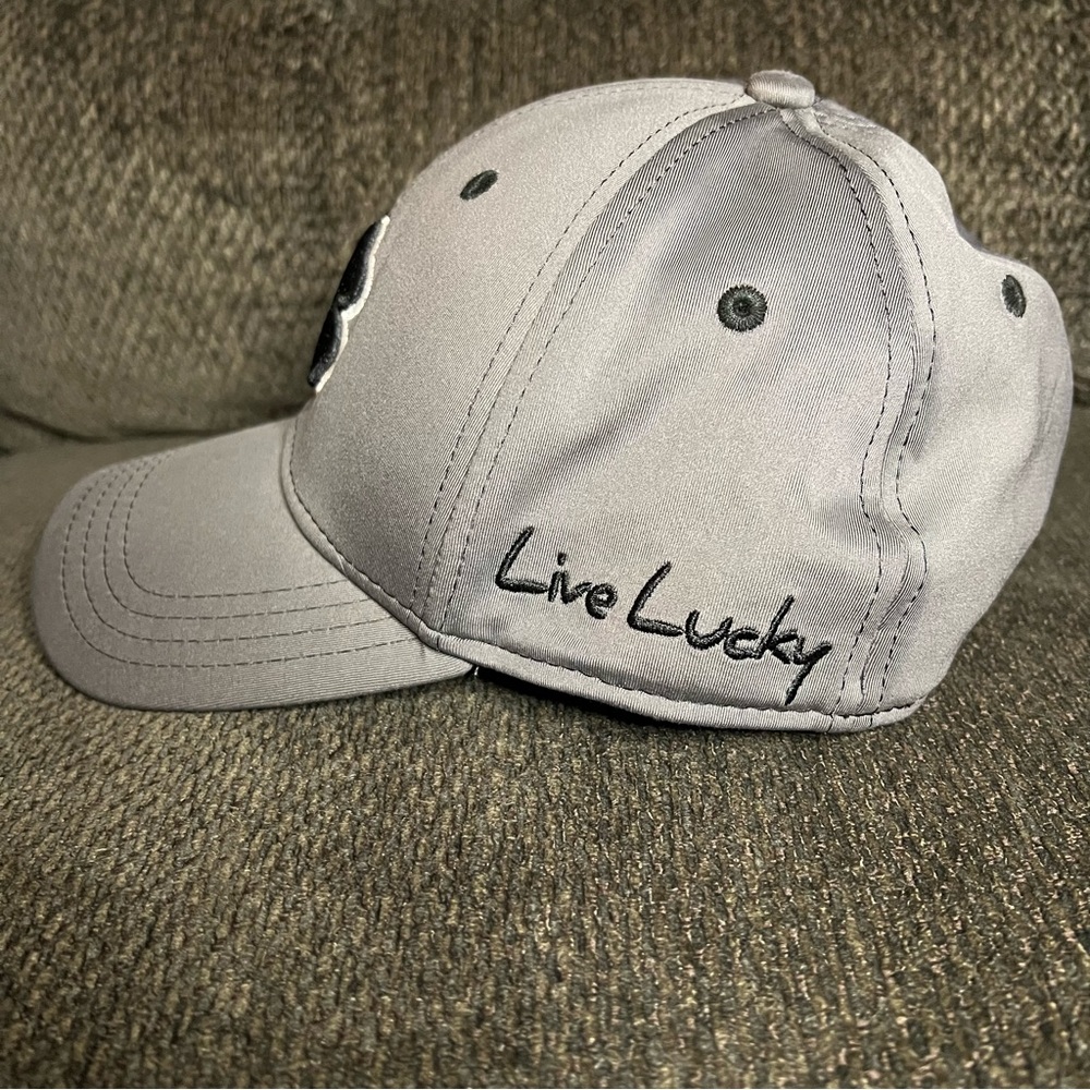 NEW Black Clover Premium Clover 22 Performance Wick Stretch Band Cap Size S/M - Picture 2 of 8
